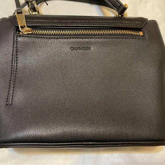 Calvin Klein Evelyn flap black crossbody bag—NWT - Picture 2 of 9